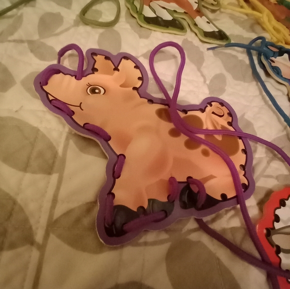 Melissa & Doug Lace and Trace activity set: farm animals - Picture 2 of 6